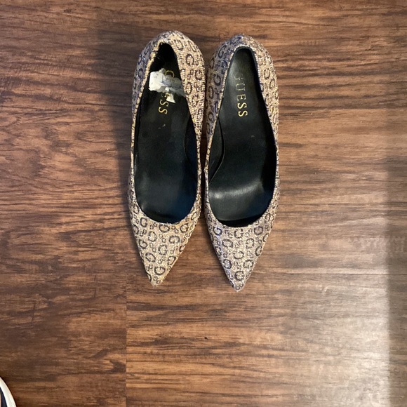 Guess gold sparkle pumps - Picture 5 of 9